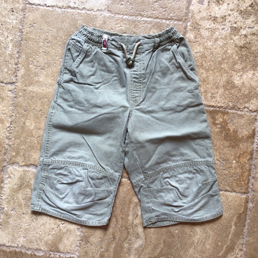 H & M boys shorts size 5/6 yr